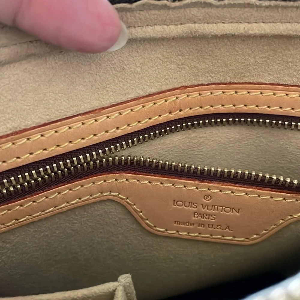 EUC Louis Vuitton Looping MM Shoulder Bag
